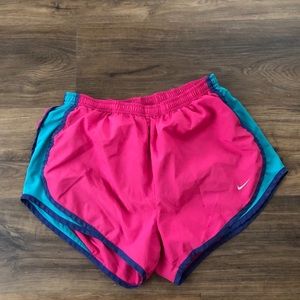 Nike Women’s Shorts Size M
